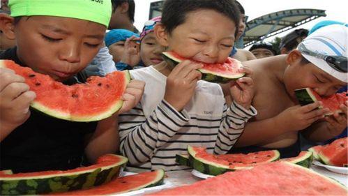美国人在网上吃瓜视频,网上的“瓜”怎么这么香?
