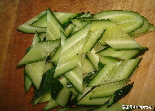 吃沙瓜会变傻瓜嘛视频,吃沙瓜变傻瓜？揭秘沙瓜的神奇功效与误解